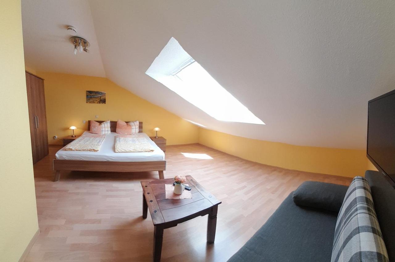 Hotel Gaestehaus Volker Haas Kesten Esterno foto