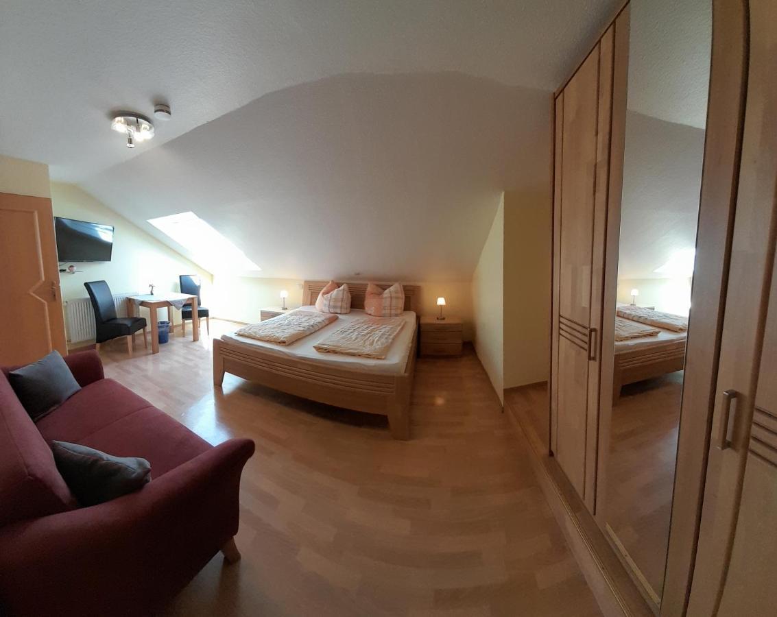 Hotel Gaestehaus Volker Haas Kesten Esterno foto
